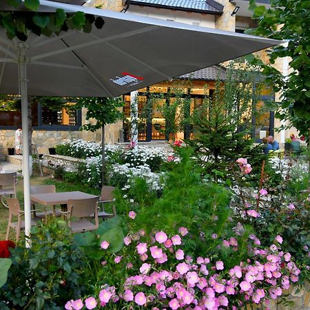 Breezy Hotel Βαλμπόνα Εξωτερικό φωτογραφία