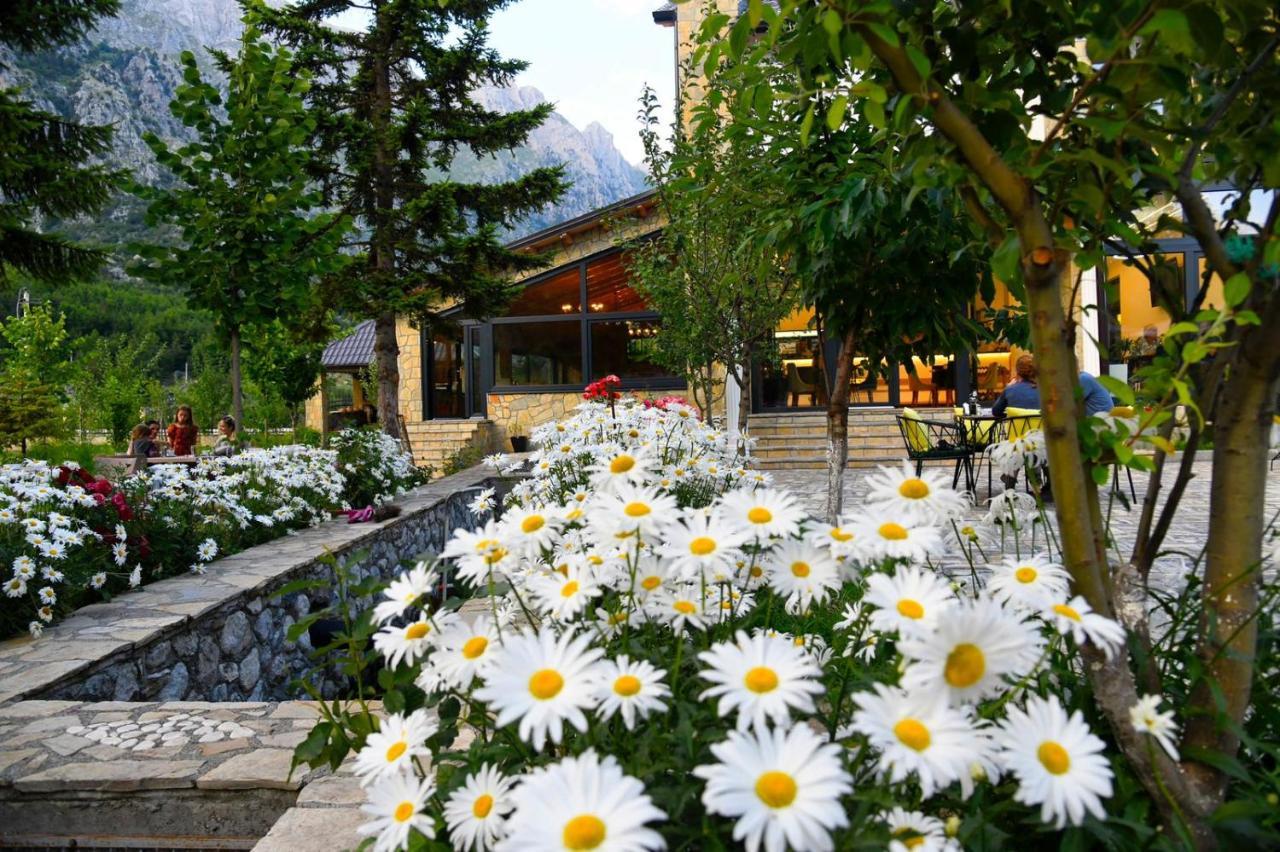 Breezy Hotel Βαλμπόνα Εξωτερικό φωτογραφία