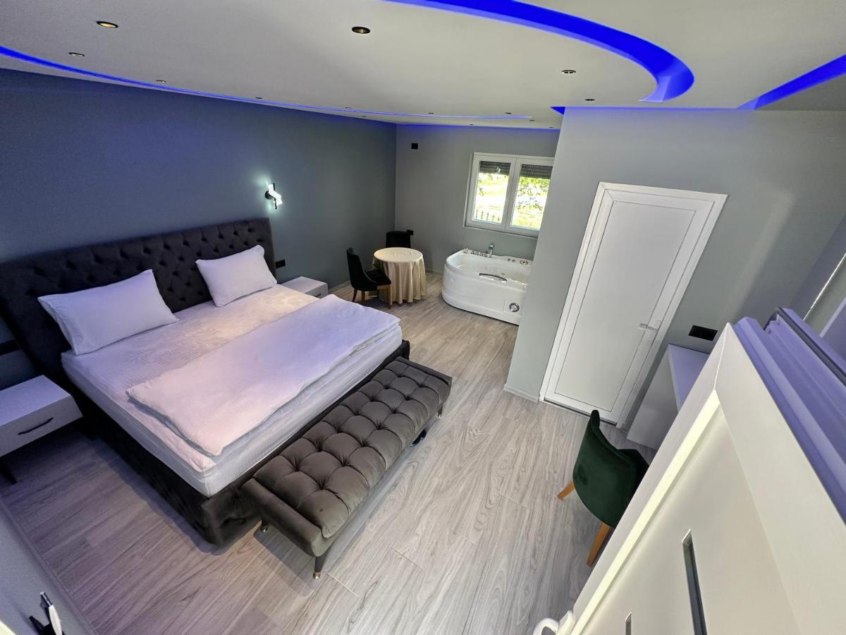 Breezy Hotel Βαλμπόνα Εξωτερικό φωτογραφία
