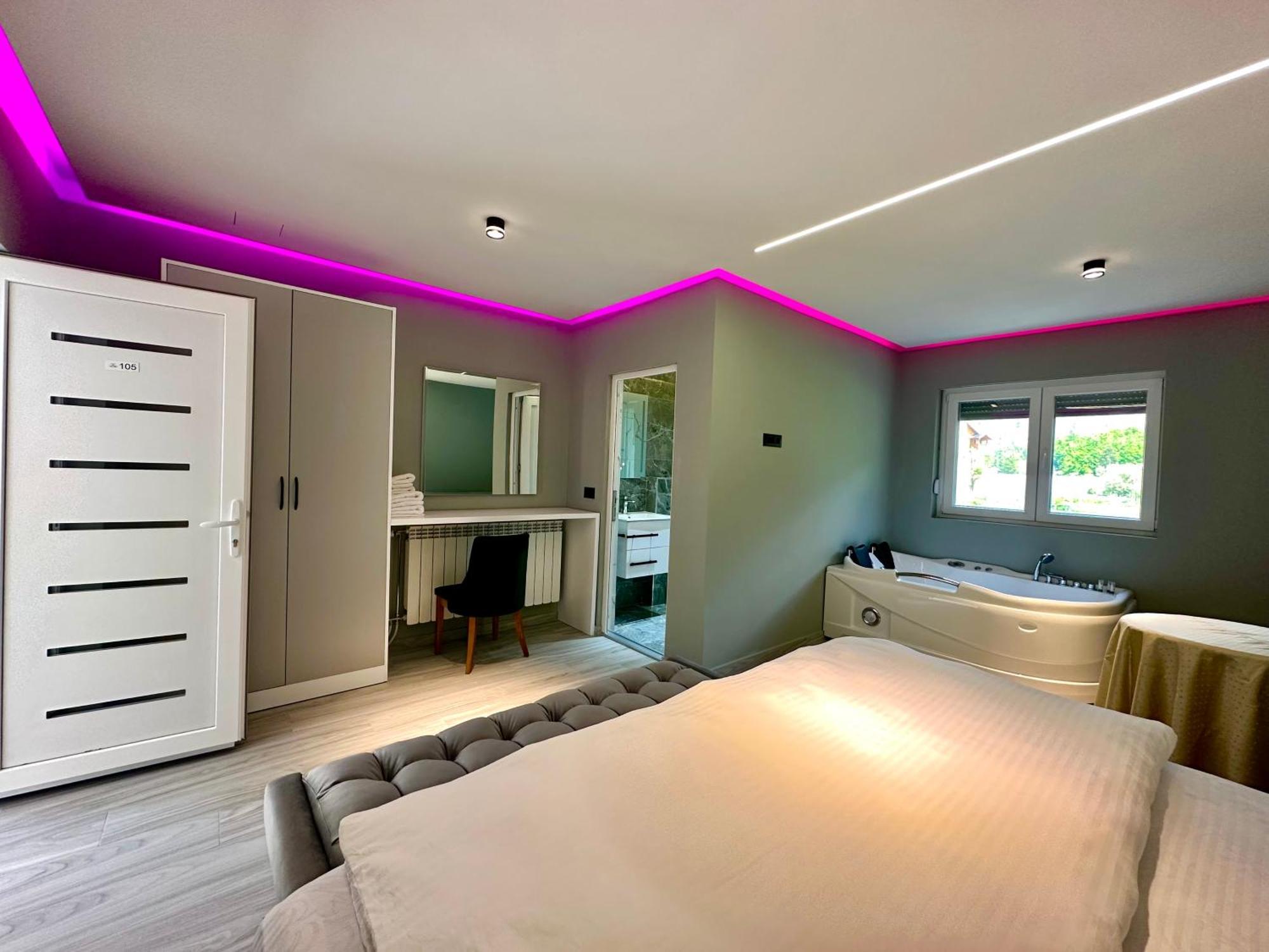 Breezy Hotel Βαλμπόνα Εξωτερικό φωτογραφία