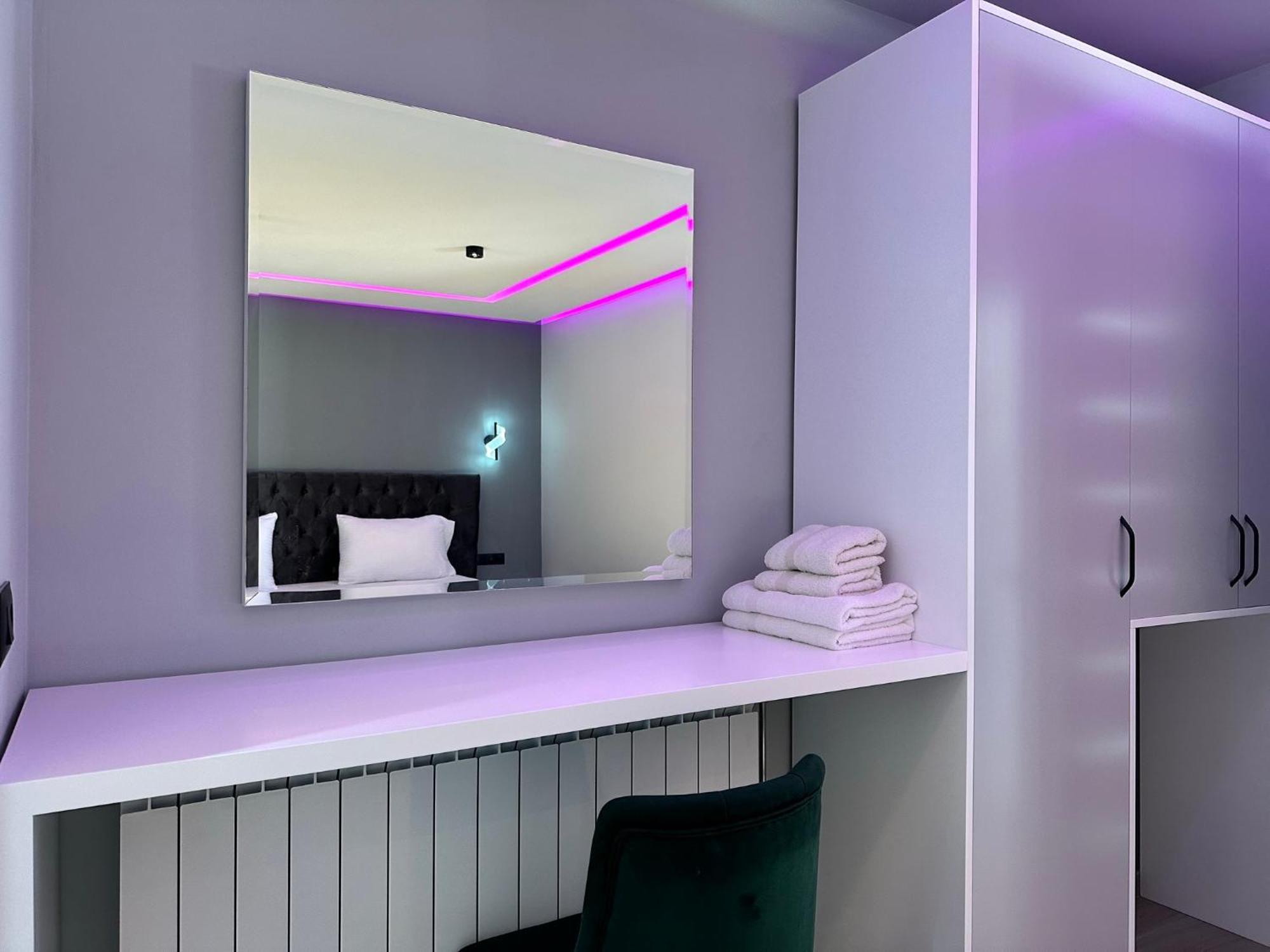 Breezy Hotel Βαλμπόνα Εξωτερικό φωτογραφία
