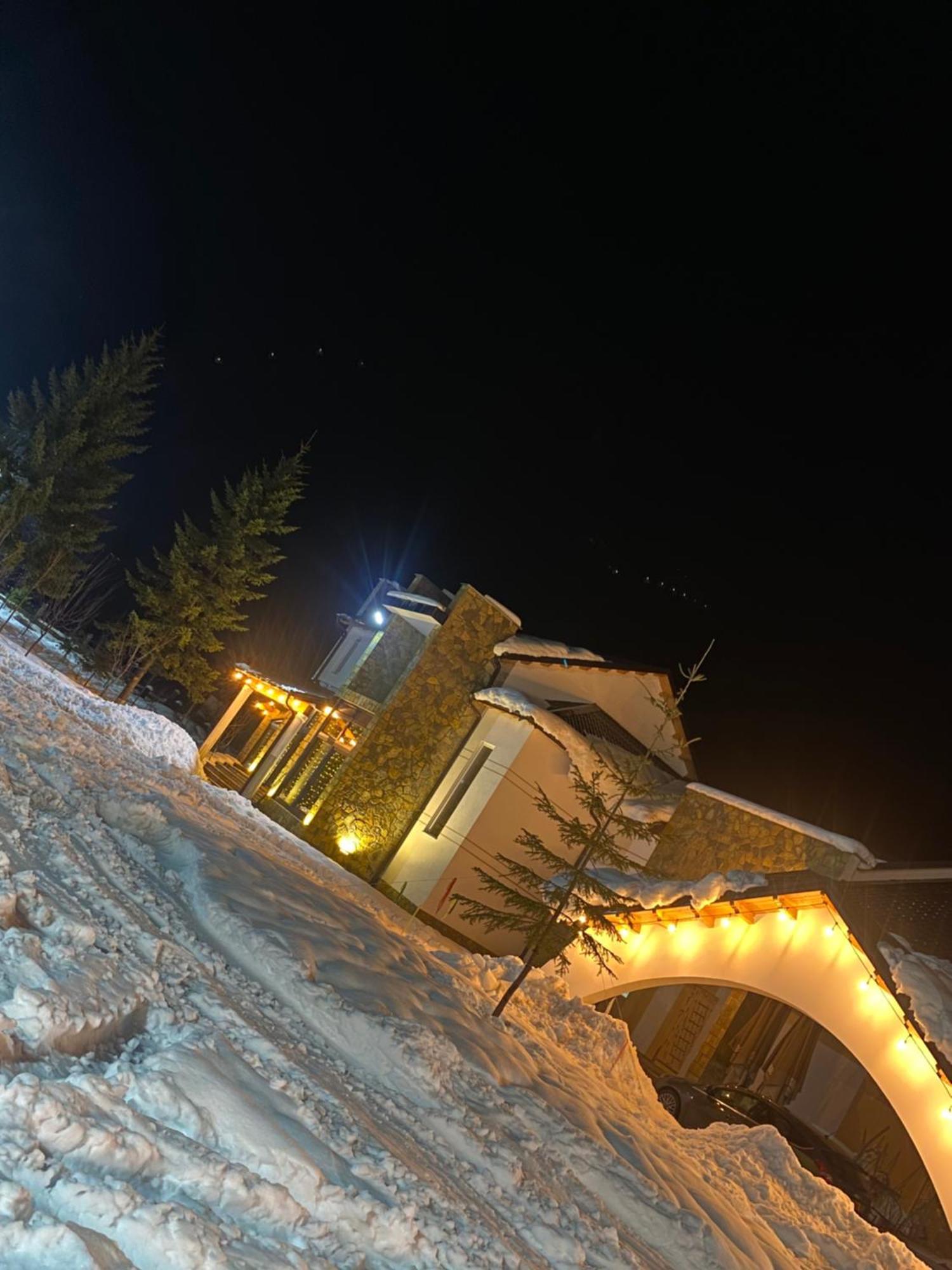Breezy Hotel Βαλμπόνα Εξωτερικό φωτογραφία