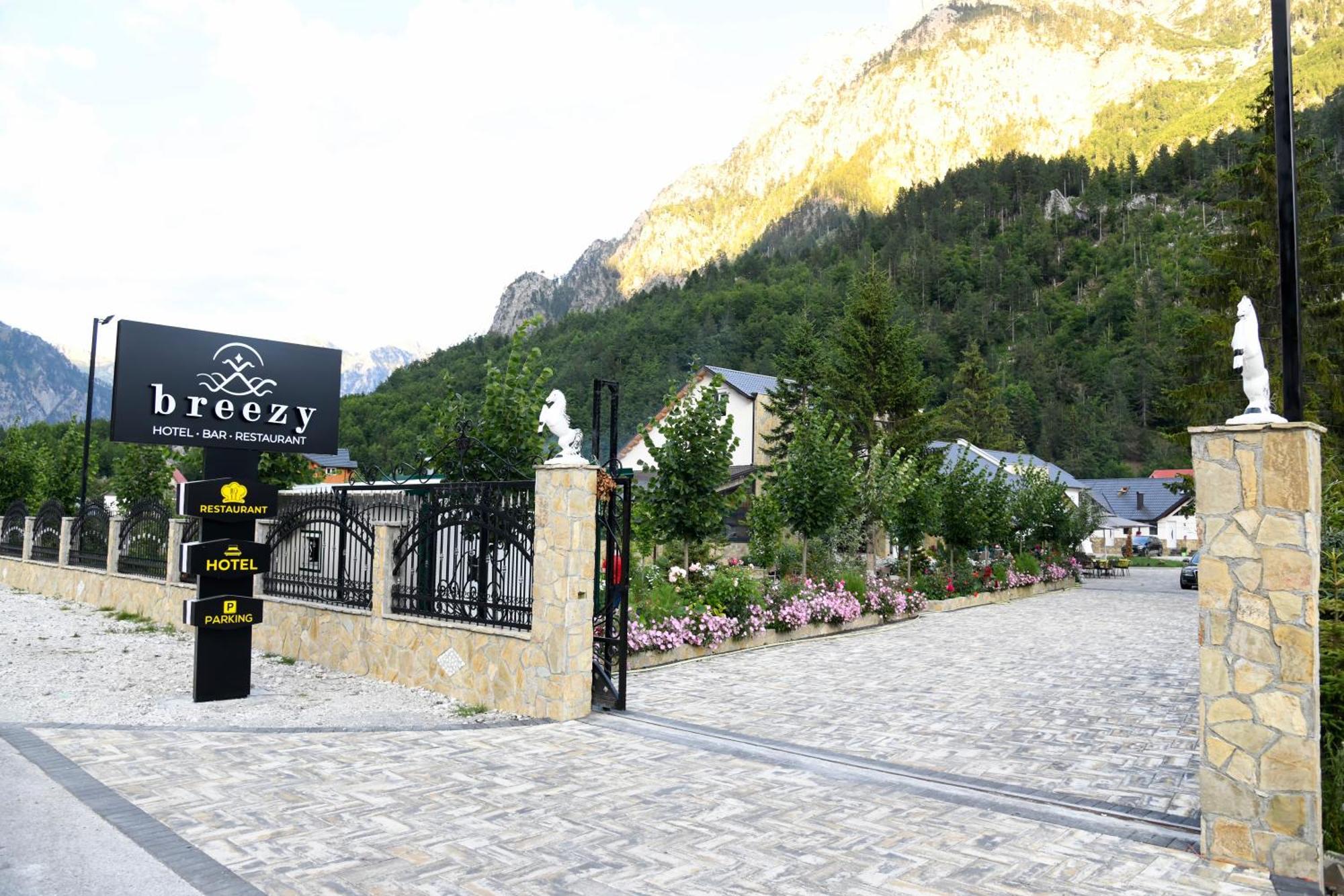 Breezy Hotel Βαλμπόνα Εξωτερικό φωτογραφία