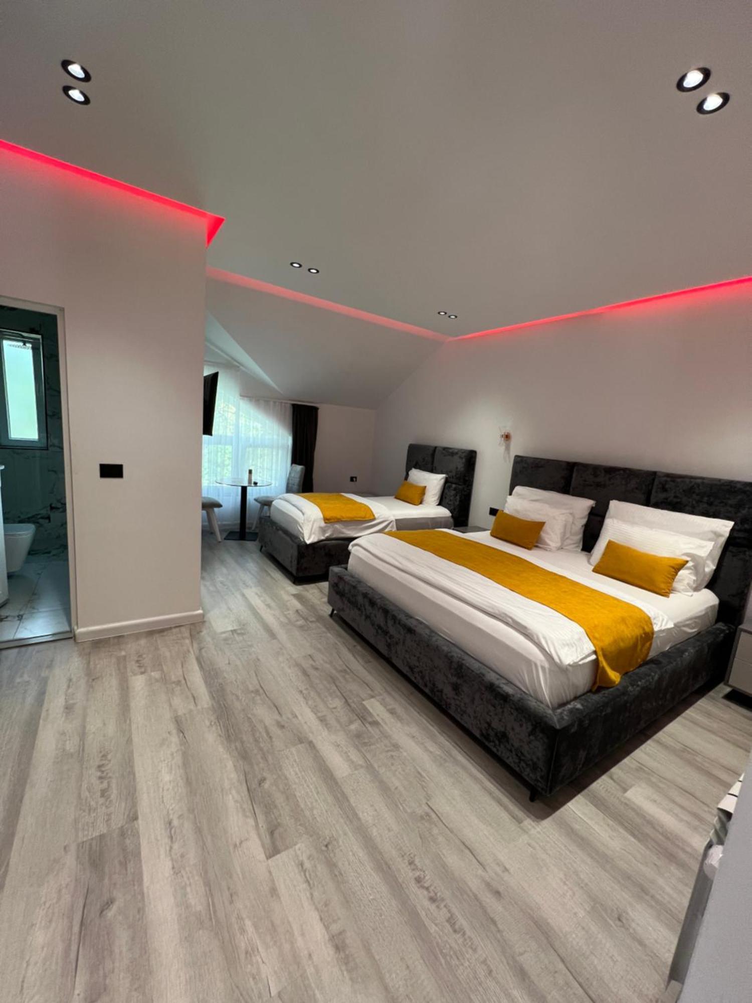 Breezy Hotel Βαλμπόνα Εξωτερικό φωτογραφία