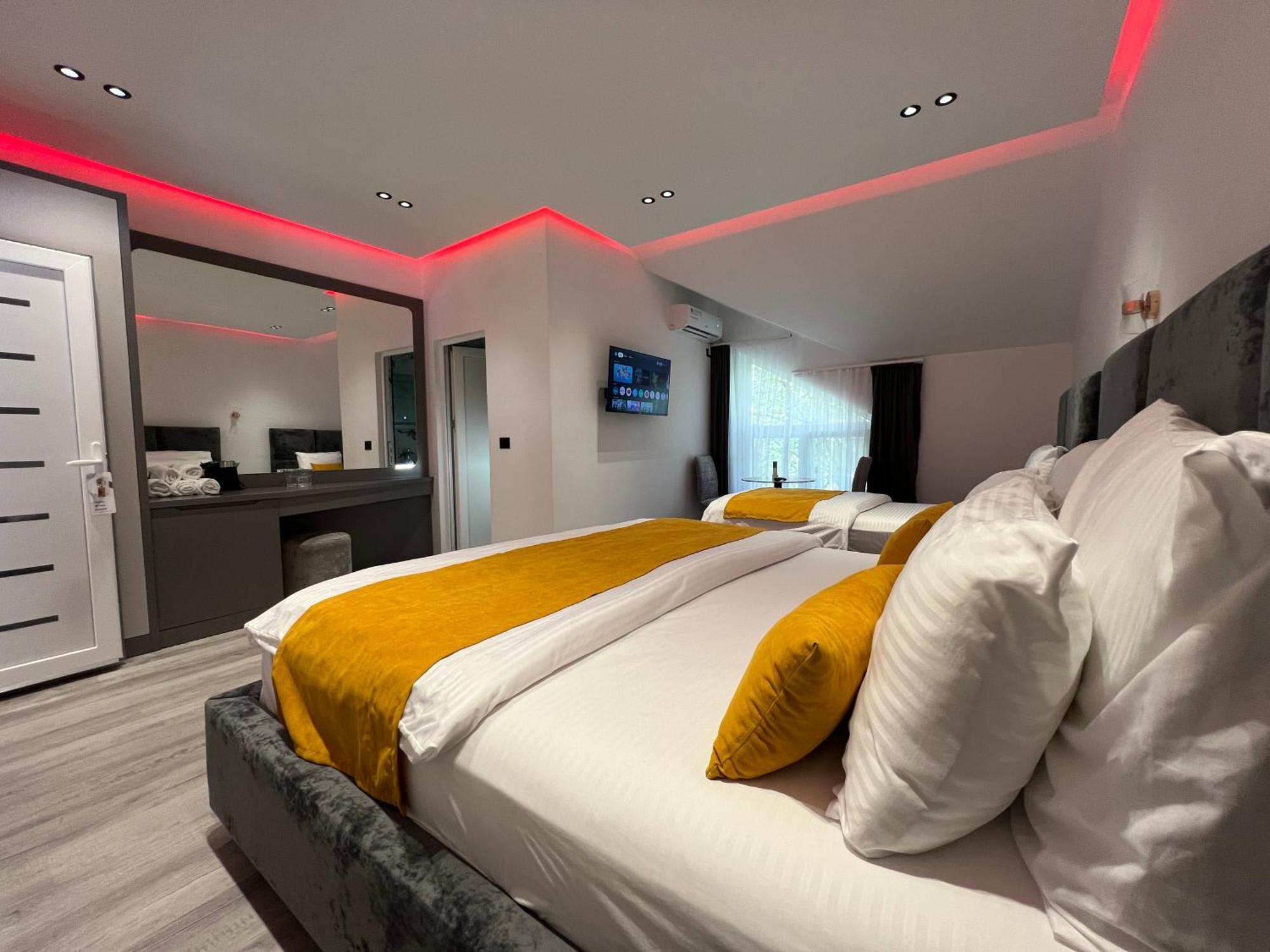 Breezy Hotel Βαλμπόνα Εξωτερικό φωτογραφία