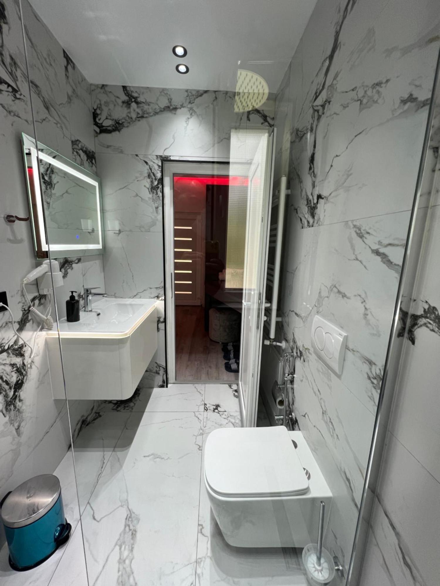Breezy Hotel Βαλμπόνα Εξωτερικό φωτογραφία