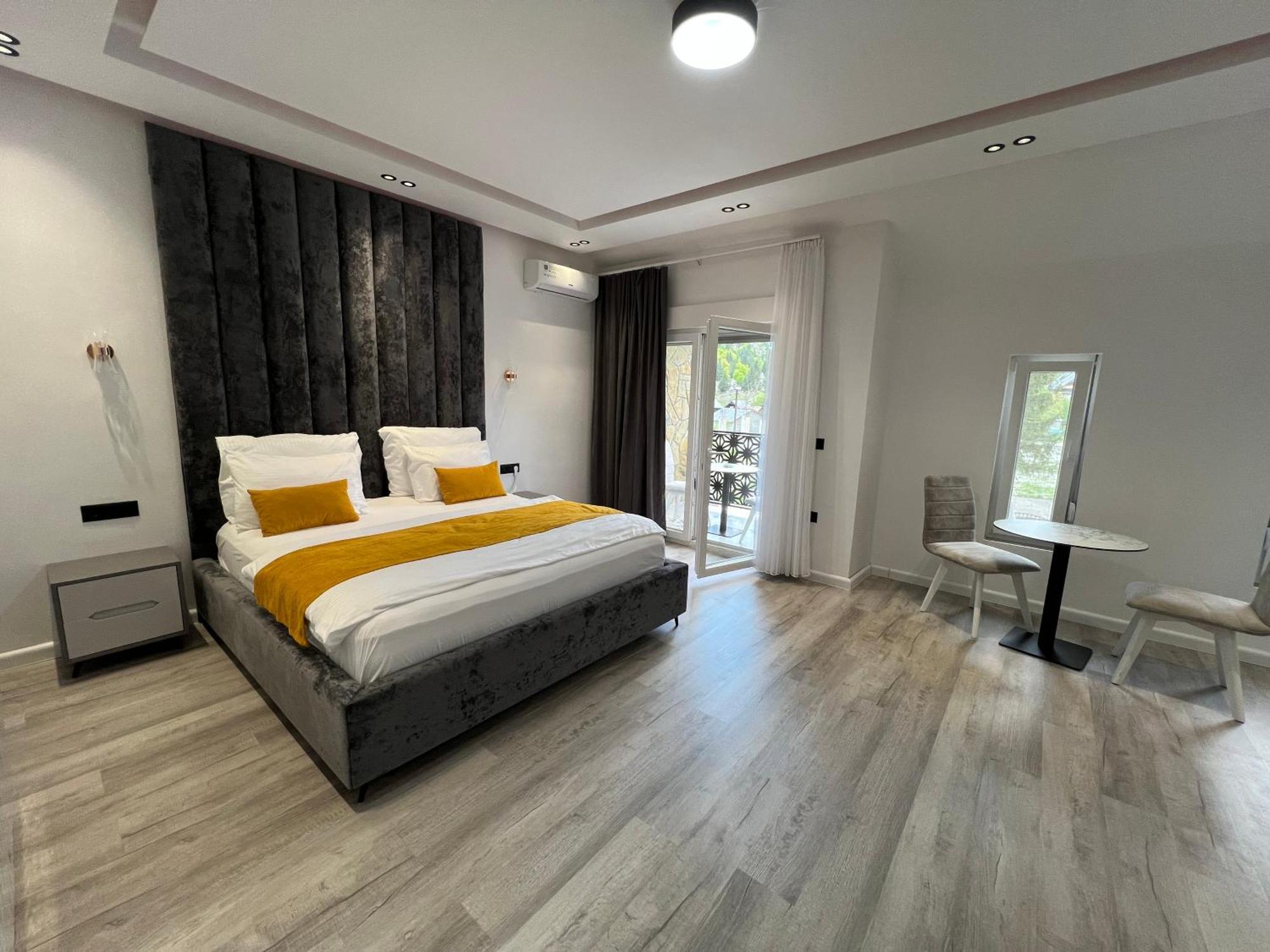 Breezy Hotel Βαλμπόνα Εξωτερικό φωτογραφία